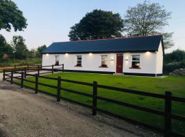 Keanes Country Cottage in The Heart Of The West, hotel in Lisacul