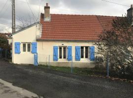 Maisonnette de charme en Bourgogne, hotel na may parking sa La Machine