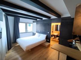 Le Meridiane Luxury Rooms In Trento, hotel em Trento