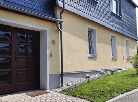 Fewo Zur Alten Schule – apartament w mieście Schleiz