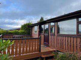 Cosy 2 bedroom Log Cabin in Snowdonia Cabin151, hotel v destinaci Trawsfynydd