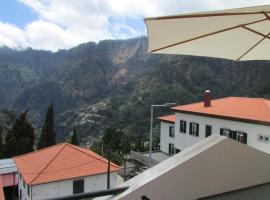 Valley of Nuns Holiday Apartments, hotell i Curral das Freiras