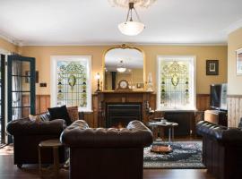 Gladville- old world charm with stunning views, hotel en Daylesford