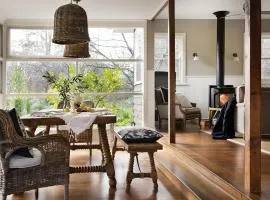 Green Gully House - a scenic country retreat