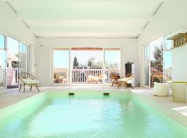 La Villa Les Petits Gardons, hotel com piscinas em Castillon-du-Gard