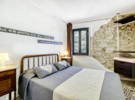 Can Salva charm on the Costa Brava: Torroella de Fluviá'da bir otoparklı otel