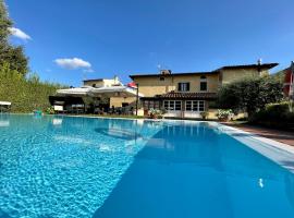 Villa Maria - b&b di Charme, хотел с басейни в Vicopisano