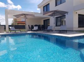 Villa Dorina, villa em Kaštel