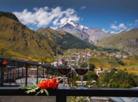 Hotel INSIDE Kazbegi เซอร์วิสอพาร์ตเมนต์ในคัซเบกี