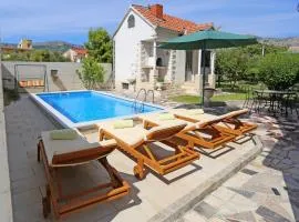 Apartment Ana with private pool