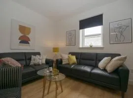 Town centre 4xbed 4xbath apartment