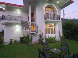 Villa 5, hotel in Manāli
