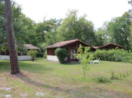 Les Chalets du Gélat, nature et calme, villa in Noaillan