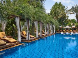 Palace Gate Hotel & Resort by EHM, hotel perto de Chaktomouk Hall, Phnom Penh