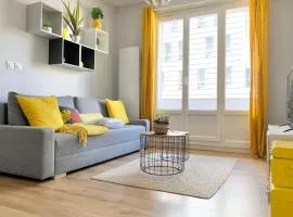 #D6 Hello Sunshine T3 Sleeps 6 Caserne de Bonne