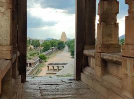 Akash homestay, hotel in Hampi