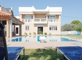Villa IRENE Evia, 4 bdr, Pool, 500m to Beach, hotel with parking in Magoúla