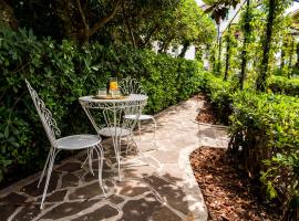 Villa Aurelia Suites and Apartments, Cama e café (B&B) em Locorotondo