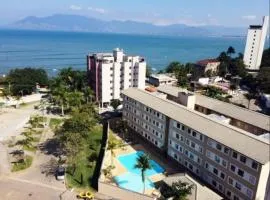 Apartamento Dona Frida Prainha com WiFi pé na areia