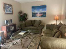 Cozy comfortable & convenient, hotel in zona Eastgate Shopping Center, Pensacola