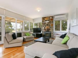 DROMANA BEACH SHACK, villa em Dromana