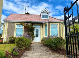 Rose Cottage: Delightful 4 bedroom detached home、ポートラッシュのホテル