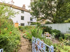 Bonny Bits Cottage, Villa in Alston