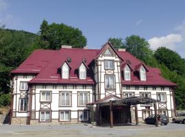 Zolota Forel Hotel, hotel con piscina en Korostov