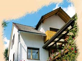 Ferienwohnung Zucker โรงแรมในกราเฟอเนา