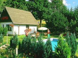 Brīvdienu māja Charming Holiday Home in Altenfeld with Private Pool pilsētā Altenfeld