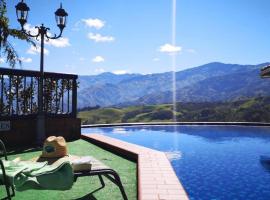 Salamina에 위치한 호텔 Castillo de Cascadas Finca Hotel