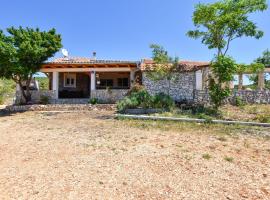 House Romano, hotel i Neviđane