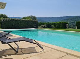 Les Genêts de la Valdaine, hotel perto de Clube de Golfe de Valdaine, Rochefort-en-Valdaine