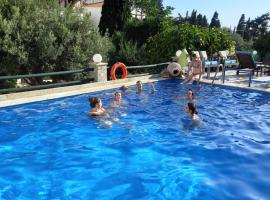 Villa Rena, hotell i Batsi