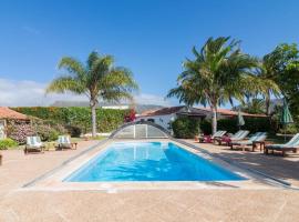 Finca El Picacho Apartments in the countryside 2 Km from the beach, Hotel mit Pools in Tejina