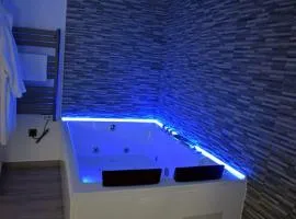 Alojamientos Lola, Suite con jacuzzi