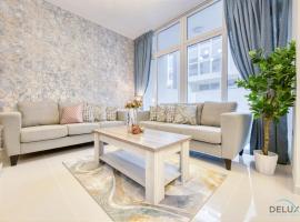 Opulent 3BR Townhouse at DAMAC Hills 2 Dubailand by Deluxe Holiday Homes, ξενοδοχείο στο Ντουμπάι