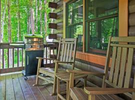 Charming Clyde Hideout with Porch and Gas Grill!, hotel dengan parking di Clyde