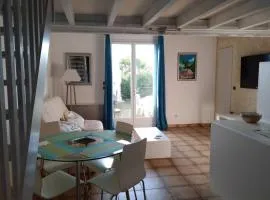 Joli studio indépendant avec jardin et piscine partagés