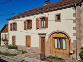 Ferme des molieres avec espace détente, maison de vacances à Mortagne