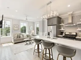 The Magnolia Suite at 124 Spring