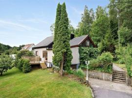 Beutiful house with large garden ., hotel in Lilla Edet