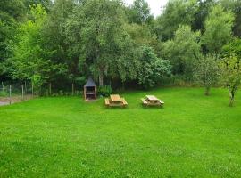 alojamiento con jardin y barbacoa, hotel Cangas de Onísban