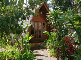 Coconut Tree Cottages, hotel em Batukaras