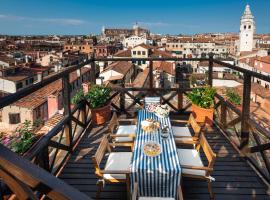 Penthouse with Rooftop Terrace and 360 Views of Venice - Venice5th, apartment in Venice