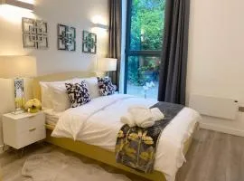 Newpointe Stunning 1-bedroom Serviced Apartment