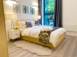 Newpointe Stunning 1-bedroom Serviced Apartment, hotell i Milton Keynes