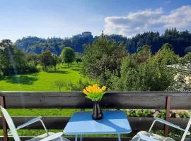 Deerwood Villa-Modern cozy 2br apartment with castle view