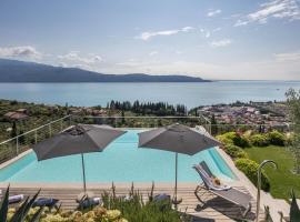 Exclusive Villa Agave, holiday home in Toscolano Maderno