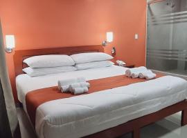 Ensenada Hotel, hotell i San Juan